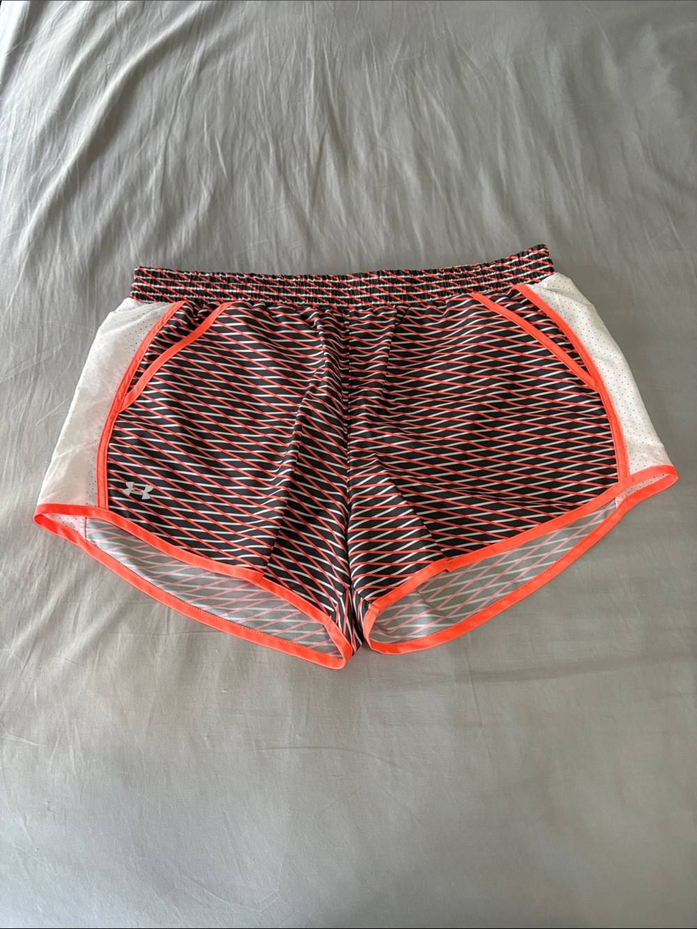 Under Armour HeatGear Women’s Coral and Black Patterned Athletic Shorts